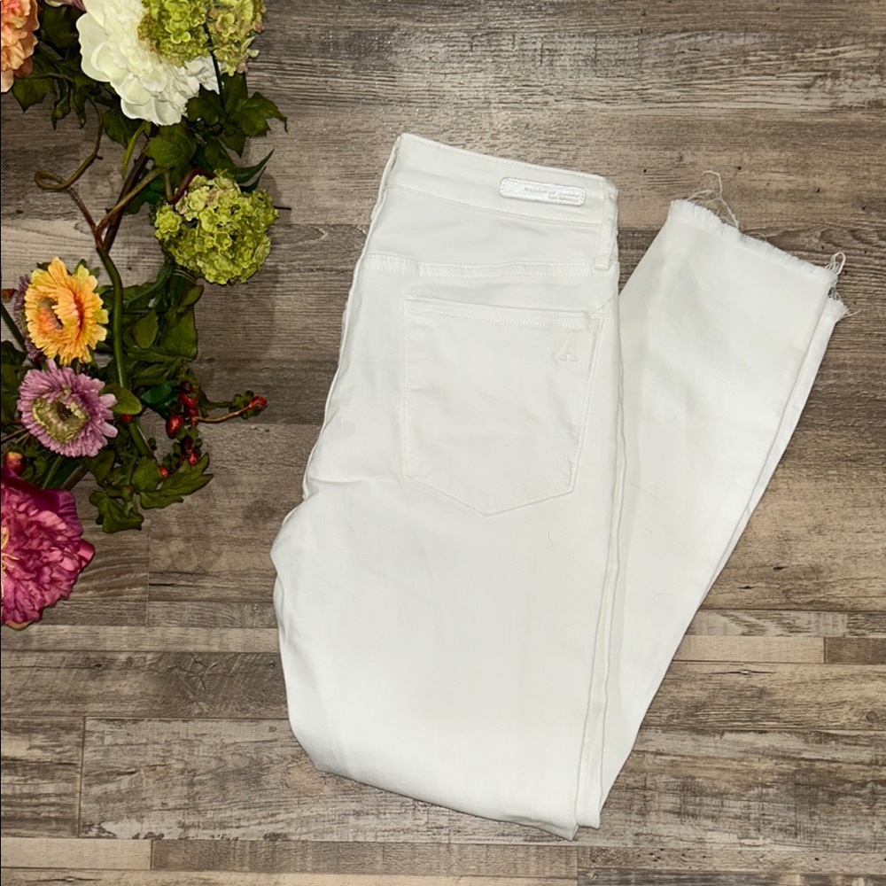 Articles of Society Women's White Jeans size 28